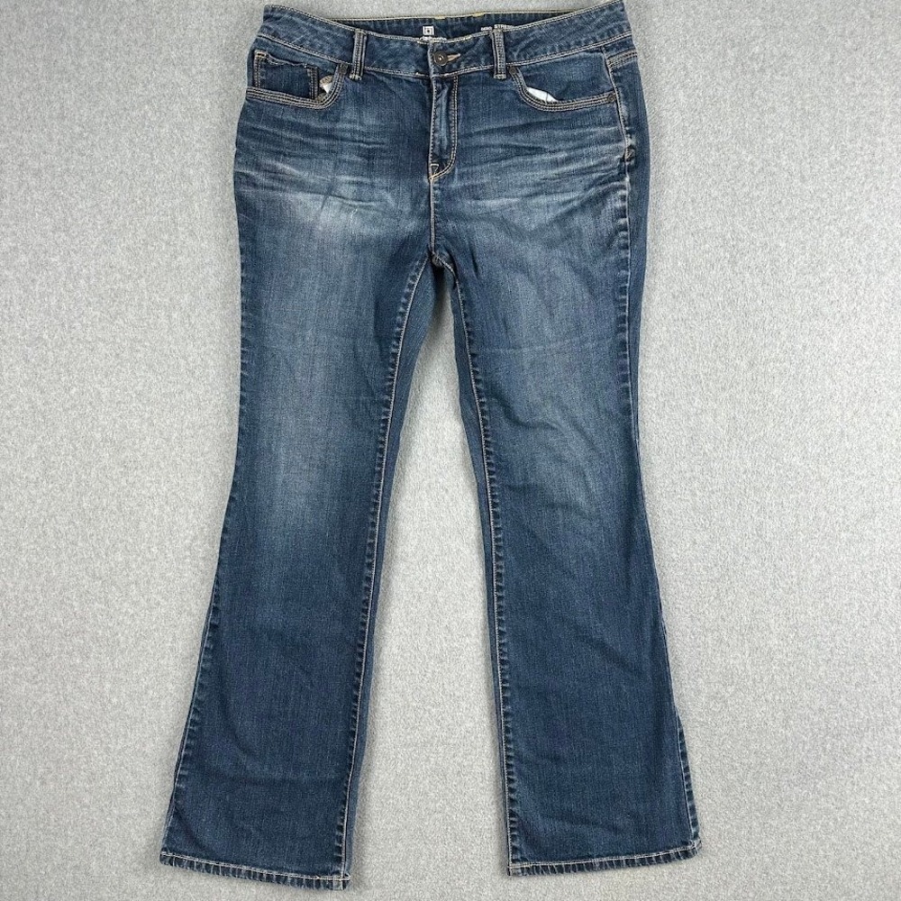 Liz Claiborne Womens Stretch Bootcut Jean Size 10 Medium Wash Denim Rodeo Cowboy